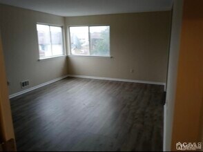 1207 Jesse Way in Piscataway, NJ - Building Photo - Building Photo