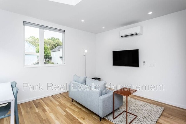 323 S East St in Raleigh, NC - Building Photo - Building Photo