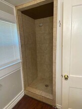 1094 W Vanderbilt St in Stephenville, TX - Building Photo - Building Photo