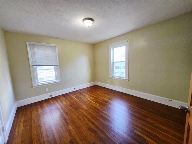 36 Freeman St in Quincy, MA - Building Photo - Building Photo