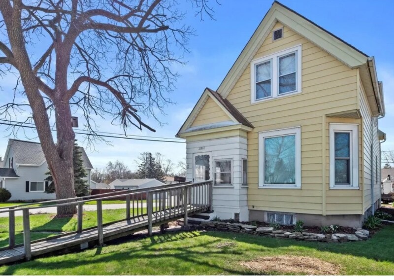 1701 Michigan Ave in South Milwaukee, WI - Building Photo