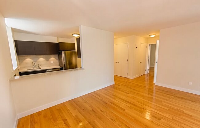 230 W 48th St in New York, NY - Building Photo - Building Photo