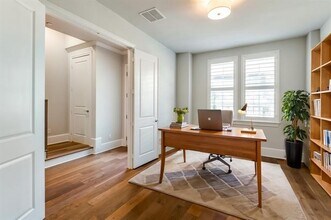 5421 Patterson St in Irving, TX - Foto de edificio - Building Photo