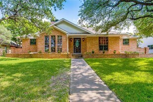 6406 Malcolm Dr in Dallas, TX - Building Photo