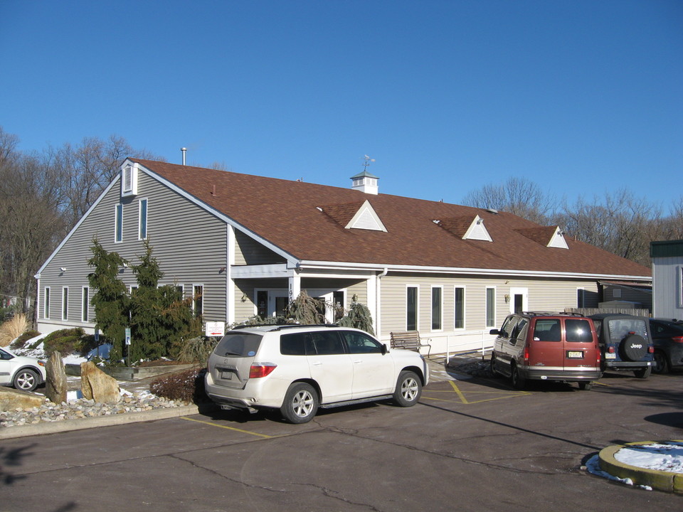 1900 W Old Lincoln Hwy in Langhorne, PA - Building Photo