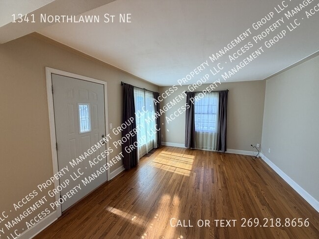 1341 Northlawn St NE in Grand Rapids, MI - Building Photo - Building Photo