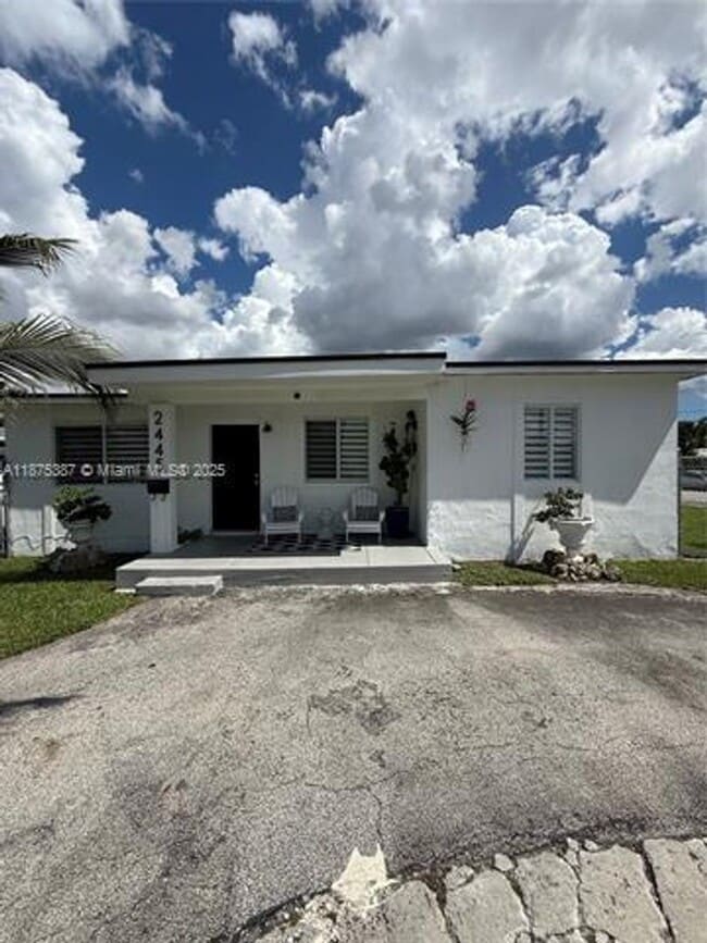 2445 SW 90th Ave