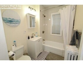 97 Beacon St, Unit 1 in Somerville, MA - Foto de edificio - Building Photo