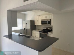 9640 NW 2nd St in Pembroke Pines, FL - Building Photo - Building Photo