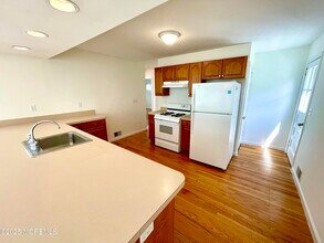 18 Point O Woods Dr in Toms River, NJ - Building Photo - Building Photo