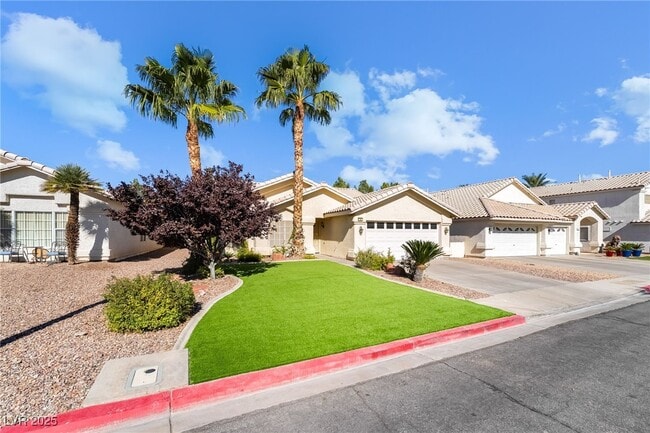 74 Graythorn Mountain Ct in Henderson, NV - Building Photo - Building Photo