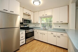 35 Cooper Rd in Monroe, NY - Building Photo - Building Photo