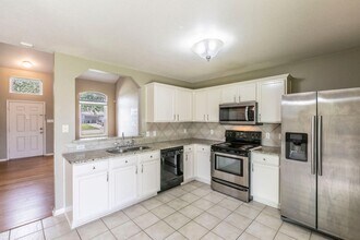 2313 Maedell Dr in Killeen, TX - Building Photo - Building Photo