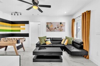 797 NW 35th St in Miami, FL - Building Photo - Building Photo