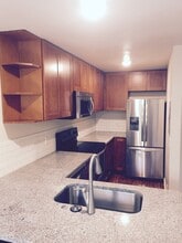 7010 California Ave SW, Unit 3 in Seattle, WA - Building Photo - Building Photo