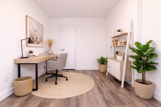 579 College St in Toronto, ON - Building Photo - Building Photo