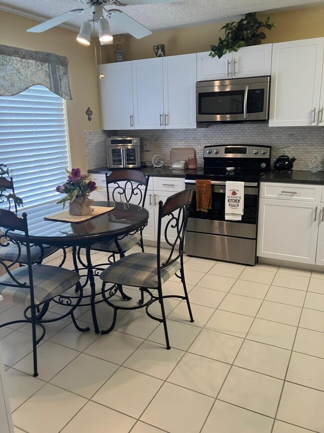5600 Fairway Park Dr in Boynton Beach, FL - Building Photo - Building Photo