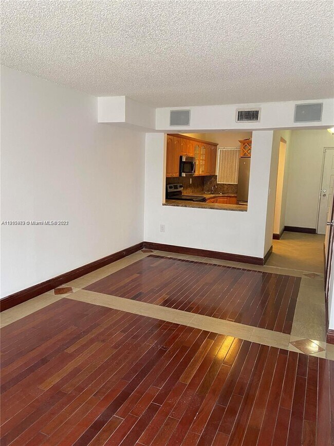 2730 W 76th St-Unit -203 in Hialeah, FL - Building Photo - Building Photo