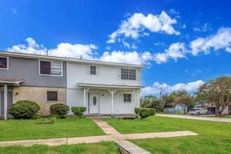 1231 Oregon St in La Porte, TX - Building Photo - Building Photo