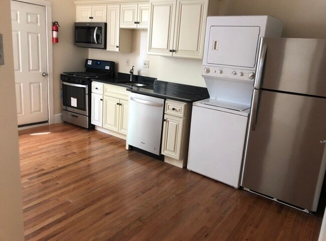 883 Harrison Ave, Unit 3