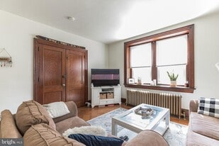 1320 Butler Pike in Conshohocken, PA - Building Photo