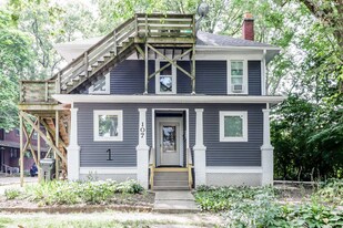 107 W Oregon St, Unit 1 in Urbana, IL - Building Photo