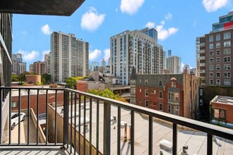 1309 N Wells St in Chicago, IL - Foto de edificio - Building Photo