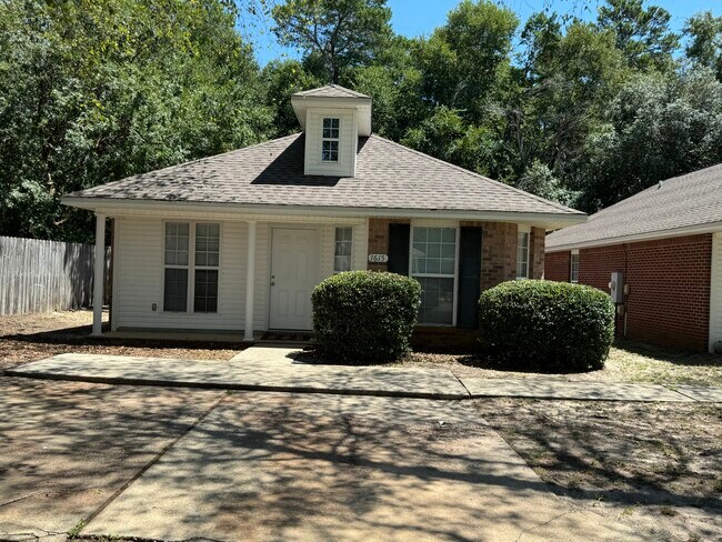 1615 Chadwick Ln in Niceville, FL - Building Photo - Building Photo