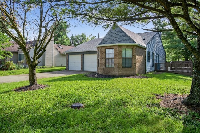 8937 Summer Walk Dr E in Indianapolis, IN - Building Photo - Building Photo