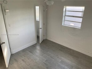 112 NW 3rd St in Hallandale Beach, FL - Building Photo - Building Photo