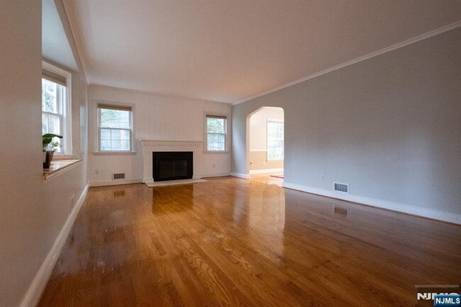 238 Emmett Pl in Ridgewood, NJ - Building Photo - Building Photo