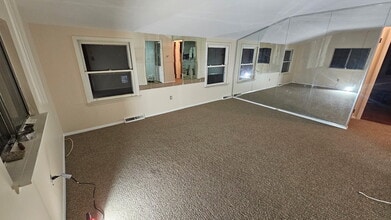 2363 Mount Carmel Ave, Unit 2 in Glenside, PA - Building Photo - Building Photo