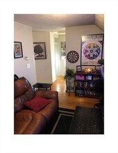 263 Main St, Unit 2 in Rutland, MA - Foto de edificio - Building Photo