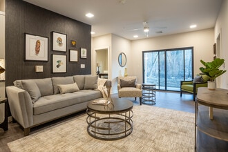 Rivers Ledge Apartments in Niskayuna, NY - Building Photo - Interior Photo