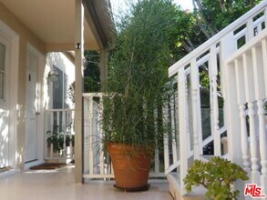 304 S Reeves Dr in Beverly Hills, CA - Building Photo - Building Photo