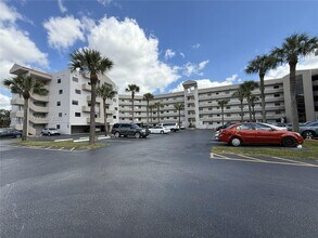 15969 NW 64th Ave in Hialeah, FL - Building Photo - Building Photo