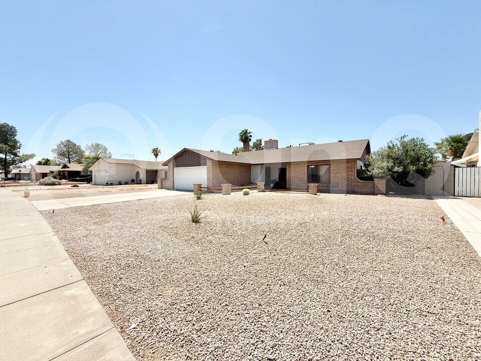 3147 W Phelps Rd in Phoenix, AZ - Building Photo