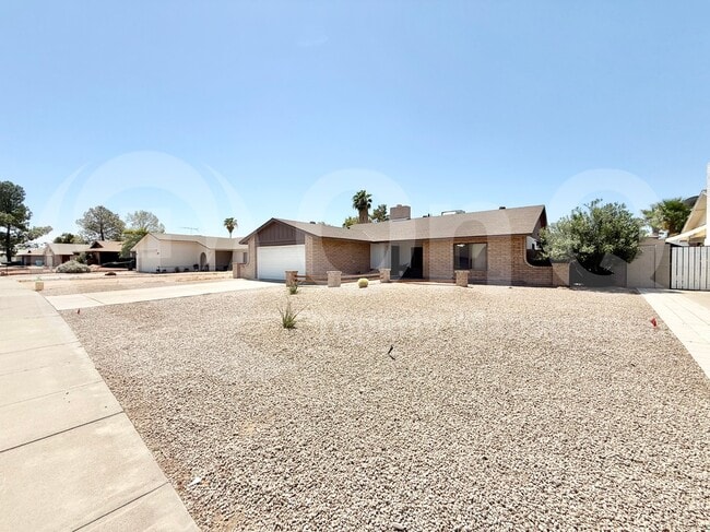 property at 3147 W Phelps Rd