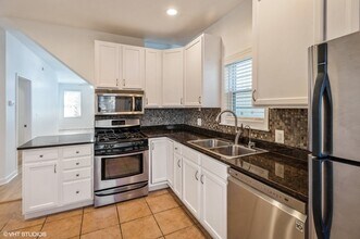 1240 N Greenview Ave in Chicago, IL - Building Photo - Building Photo