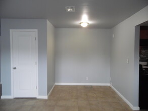 1023 N Broadway in Lexington, KY - Building Photo - Building Photo