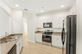 3351 Whitestone Cir in Kissimmee, FL - Building Photo - Building Photo