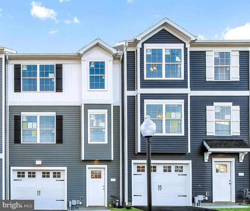 69 Deatrick Dr in Gettysburg, PA - Foto de edificio