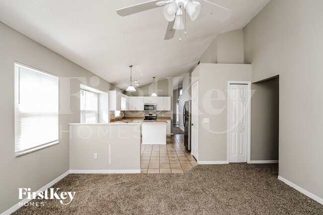 601 Celito Dr in New Smyrna Beach, FL - Foto de edificio - Building Photo