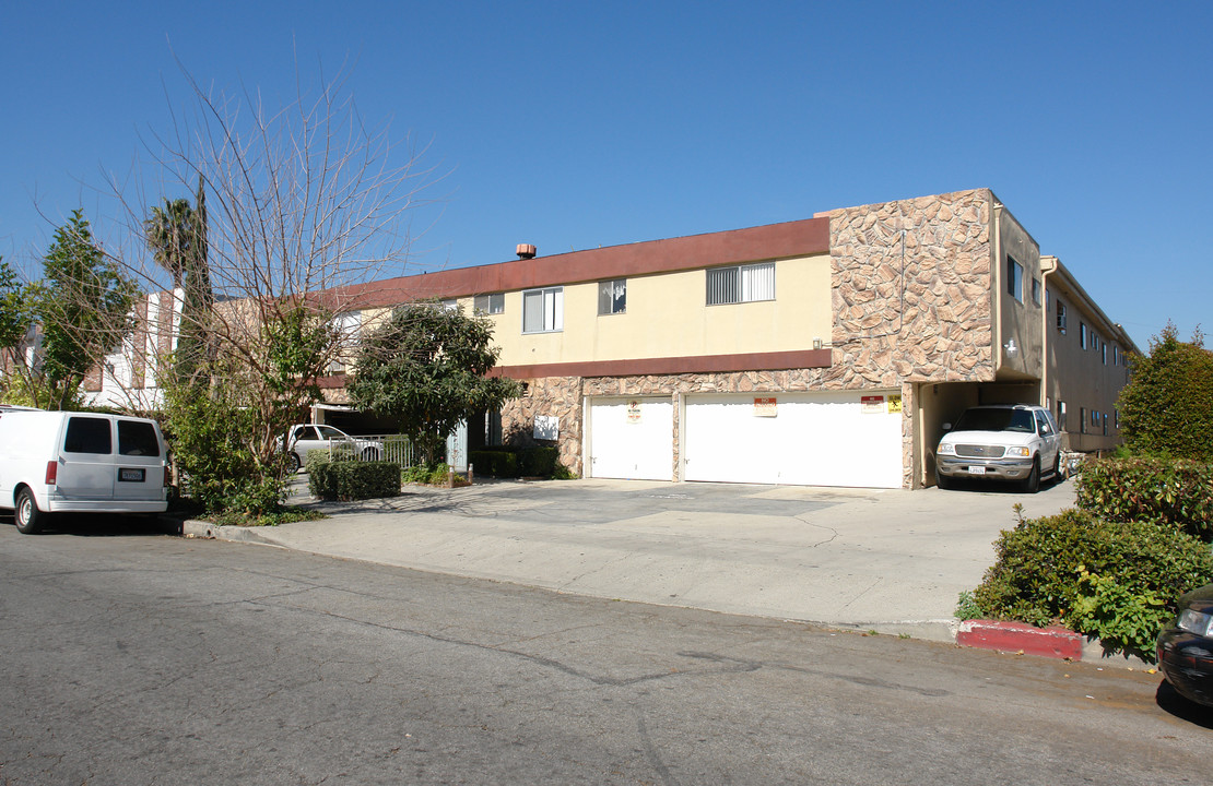 1131 E Elk Ave in Glendale, CA - Building Photo