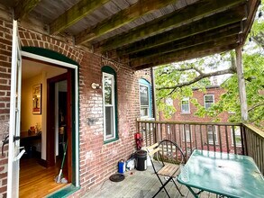 2 Mead St, Unit 2A in Boston, MA - Building Photo - Building Photo