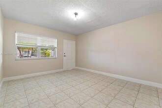 3507 SW 25th Ter in Miami, FL - Building Photo - Building Photo