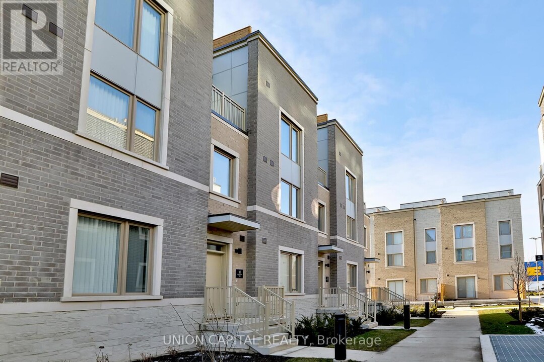 10-110 Almond Blossom Mews in Vaughan, ON - Building Photo