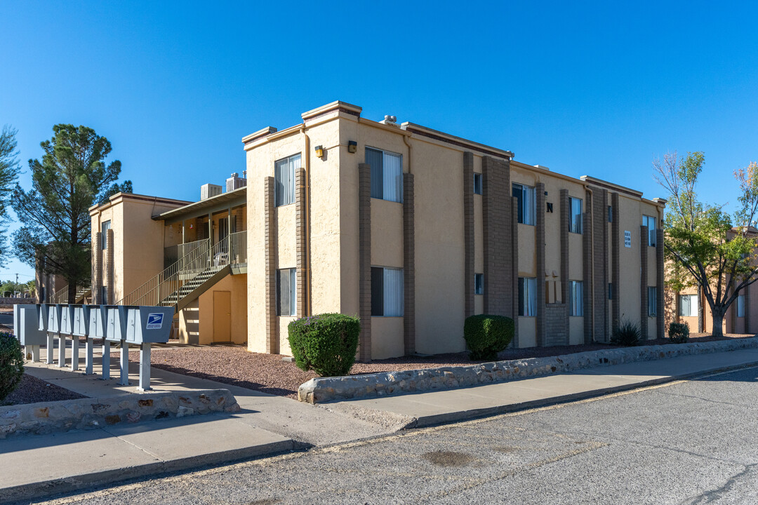 Lynwood Garden Apartments in El Paso, TX - Building Photo