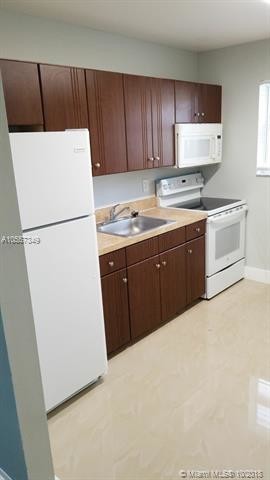 260 SW 8th St-Unit -3 & #5 in Pompano Beach, FL - Building Photo