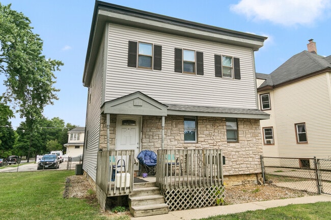 property at 621 Oneida St